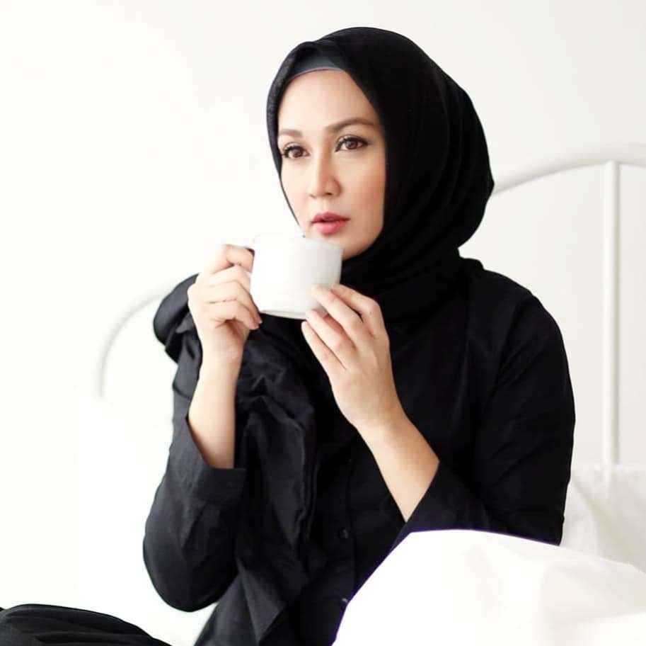Ingat Dina Lorenza yang Dijodohkan dengan Ariel NOAH? Kini Ditinggalkan Fans, Lihat 7 Potretnya