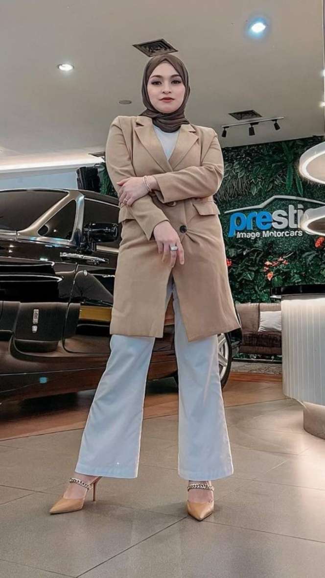5 Potret Terbaru Nathalie Holscher Setelah 1 Bulan Melahirkan, Langsung Singset!
