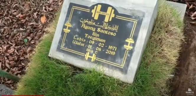 5 Potret Makam Agung Hercules, Gambar di Nisan Jadi Sorotan
