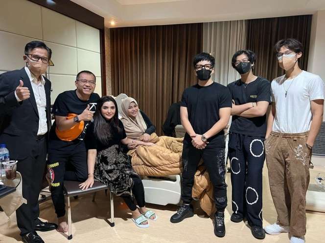 Aurel Hermansyah Melahirkan Anak Pertama di Tanggal Cantik, Lihat 10 Potret Perdana Baby A!