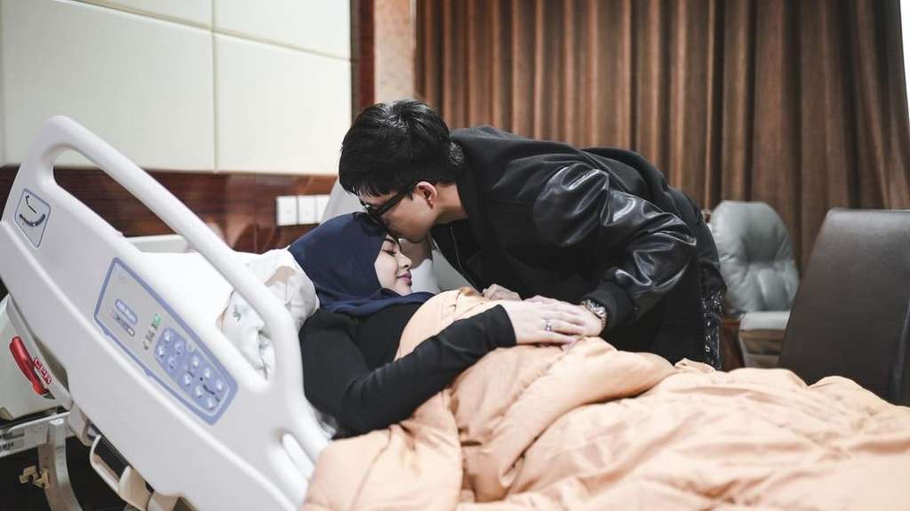 Aurel Hermansyah Melahirkan Anak Pertama di Tanggal Cantik, Lihat 10 Potret Perdana Baby A!