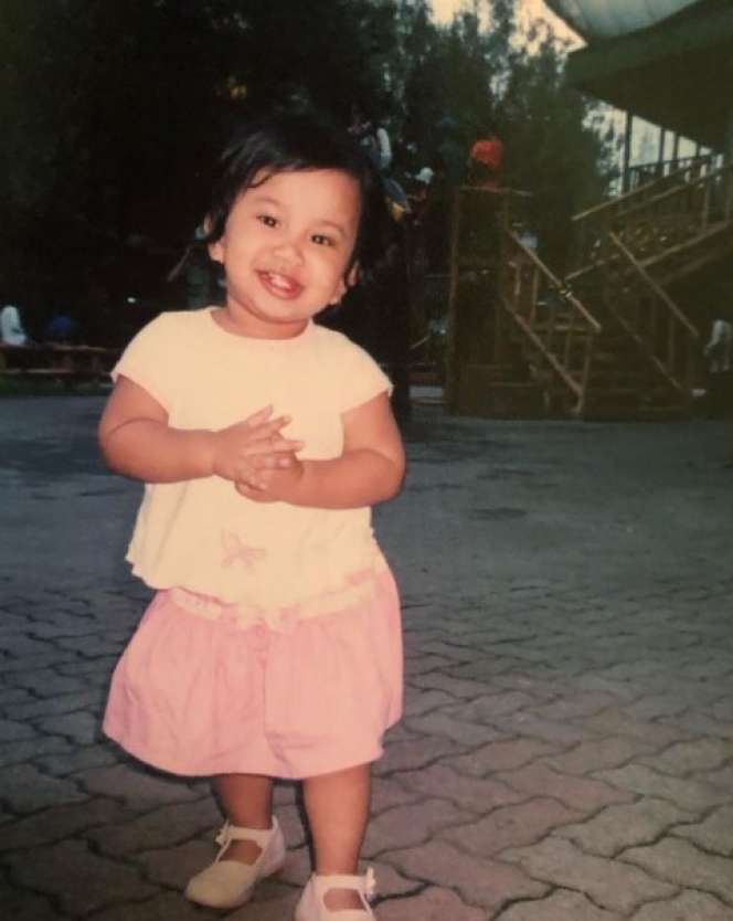 10 Potret Masa Kecil Mayang Adik Vanessa Angel yang Baru Diekspos, Fix Kembaran Gala Sky!