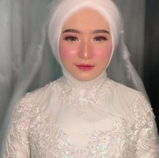 10 Potret Susi Baby Sitter yang Dinikahi Mantan Suami Mawar AFI, Transformasi Makeupnya Saat Jadi Pengantin Disorot