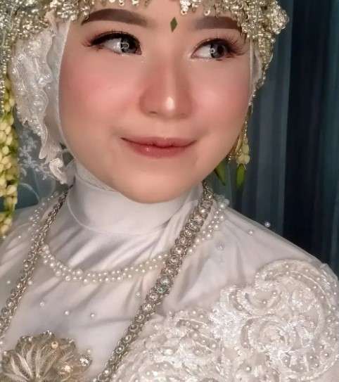 10 Potret Susi Baby Sitter yang Dinikahi Mantan Suami Mawar AFI, Transformasi Makeupnya Saat Jadi Pengantin Disorot