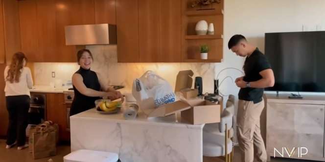 5 Potret Dapur Minimalis Nikita Willy di Amerika, Nyetok Sambal Beku di Kulkas