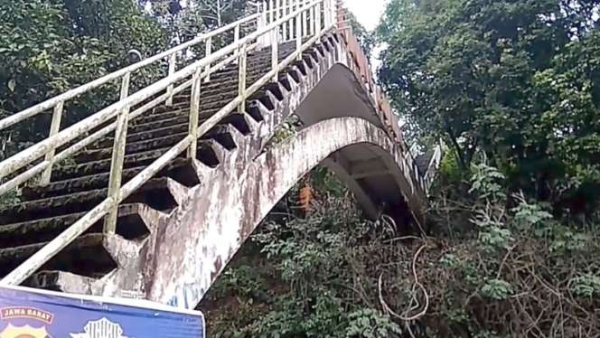 10 Potret Vila Soekarno yang Terbengkalai di Kawasan Puncak Bogor, Ada Tangga Keramat!