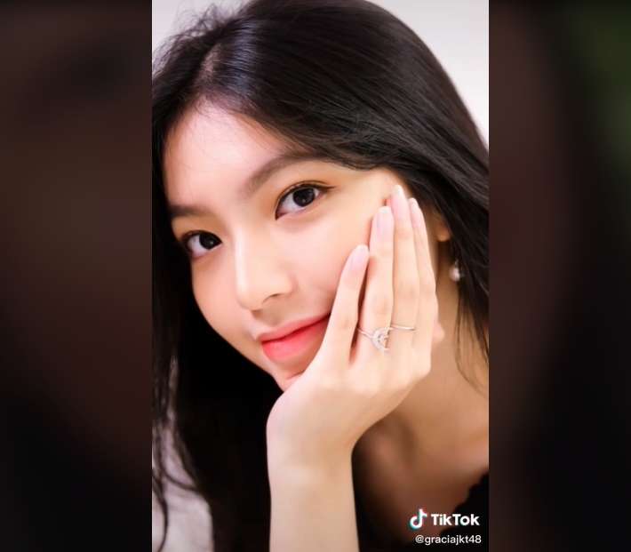 10 Potret Shania Gracia JKT 48 Sebelum vs Sesudah Glow Up, Beda Banget - Sampai Viral!