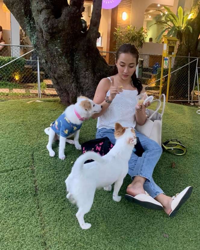 Ingat Naomi Zaskia, Mantan Pacar Sule? Kini Pacaran dengan Aktor Terkenal & Ganteng, Tak Malu Pamer Kemesraan