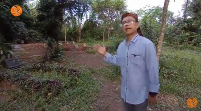 Setelah 15 Tahun Berlalu, Inilah 7 Potret Makam Taufik Savalas yang Kondisinya Disorot