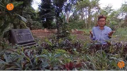 Setelah 15 Tahun Berlalu, Inilah 7 Potret Makam Taufik Savalas yang Kondisinya Disorot
