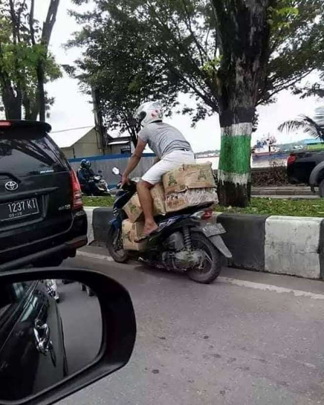 10 Momen Orang Melanggar Aturan, Bikin Heran Sendiri Lihat Aksinya