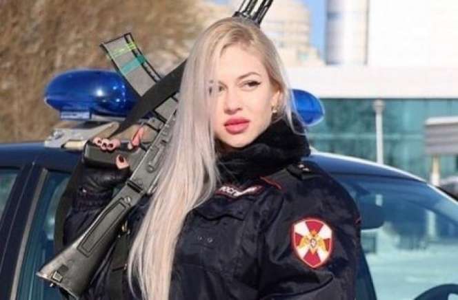 8 Potret Tentara Cantik Rusia Pengawal Putin yang Dipecat karena Jadi Ratu Kecantikan, Bak Barbie Hidup!