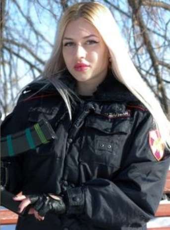 8 Potret Tentara Cantik Rusia Pengawal Putin yang Dipecat karena Jadi Ratu Kecantikan, Bak Barbie Hidup!