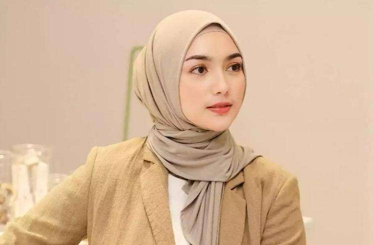 8 Artis Cantik Tolak Tawaran Syuting karena Disuruh Lepas Hijab, Terakhir Malah Makin Sukses!