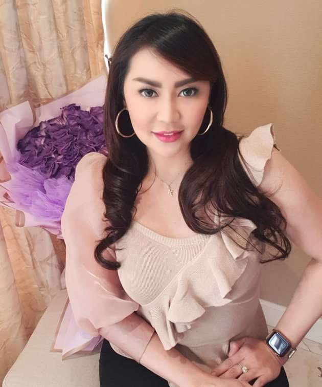 7 Potret Terbaru Tessa Kaunang, Makin Hot Usai Sulam Bibir!