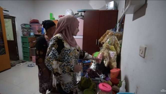 10 Potret Rumah Orangtua Sule di Kampung Halaman, Ternyata Tak Kalah Mewahnya!