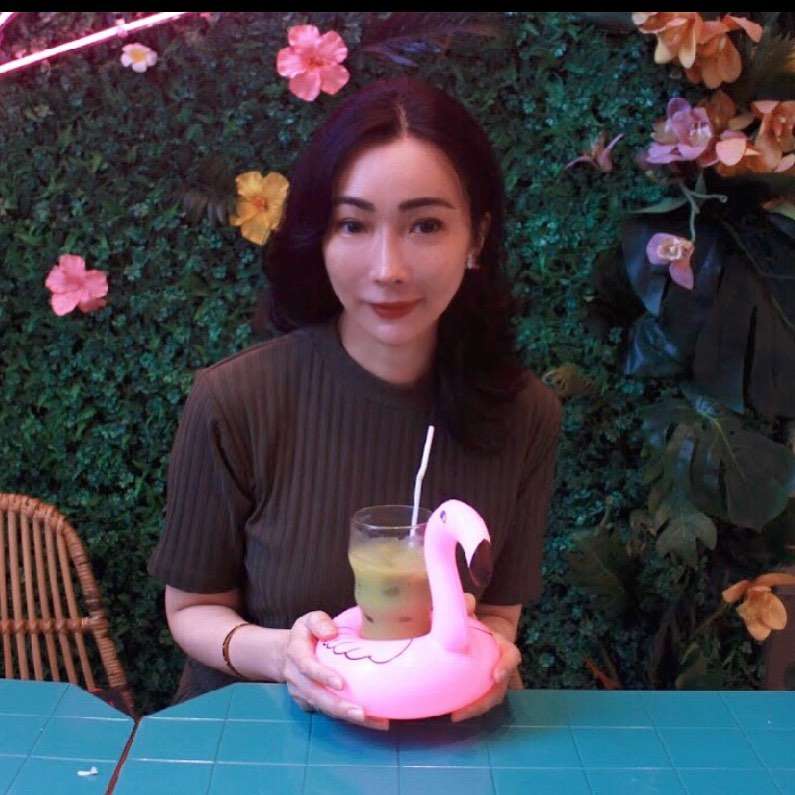 10 Potret Ibunda Livy Renata ‘Crazy Rich’ yang Baru Terekspos, Tajir Melintir & Cantik Bak ABG