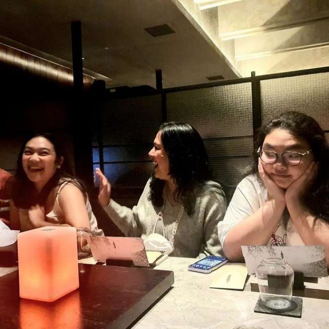 7 Potret Kedekatan Lydia Kandou Bareng Anak David Sumendap, Siap Jadi Ibu Sambung?