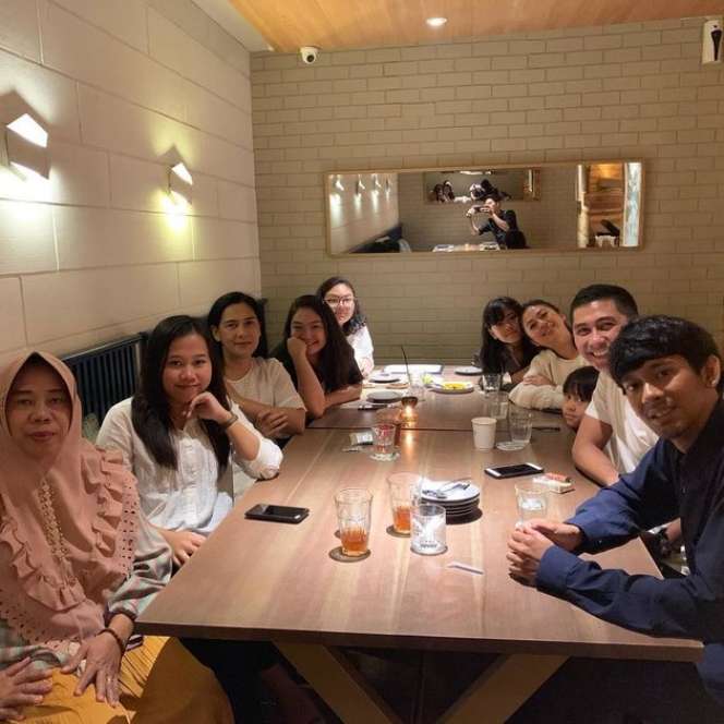 7 Potret Kedekatan Lydia Kandou Bareng Anak David Sumendap, Siap Jadi Ibu Sambung?