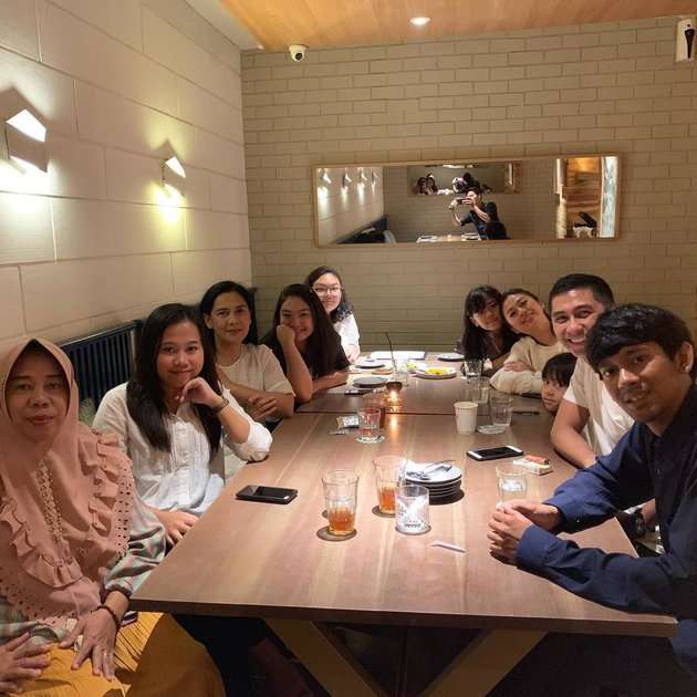7 Potret Kedekatan Lydia Kandou Bareng Anak David Sumendap, Siap Jadi Ibu Sambung?