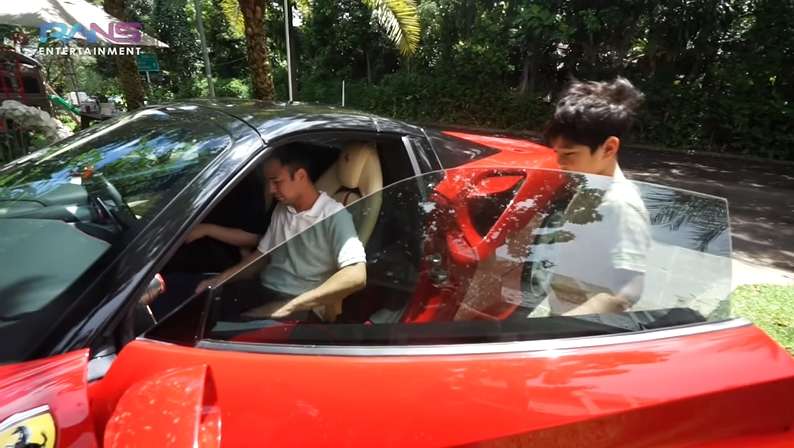 10 Gaya Keren Nagita Slavina Nyetir Ferrari Seharga Rp12 Miliar, Raffi Ahmad : Aduh Rusak!