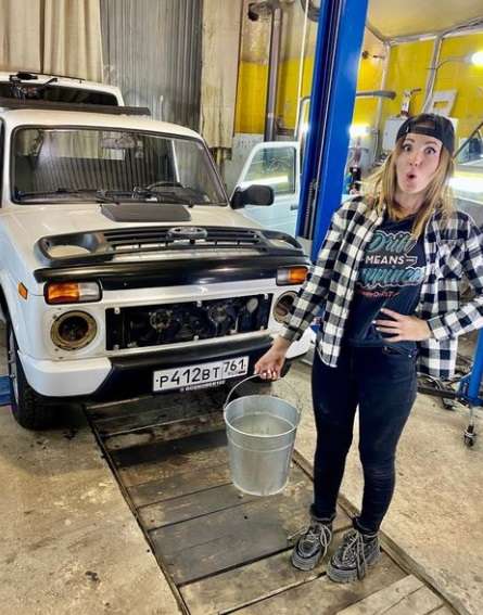 6 Potret Nastya Tuman, Wanita Viral yang Jago Kendarai Tank Rusia!