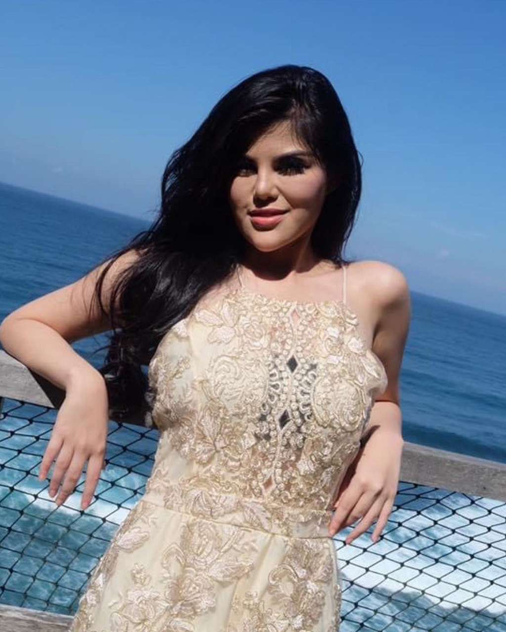 5 Potret Dita Soedarjo Mantan Tunangan Denny Sumargo, Punya Paras Cantik, Lekuk Tubuhnya bak Gitar Spanyol! 