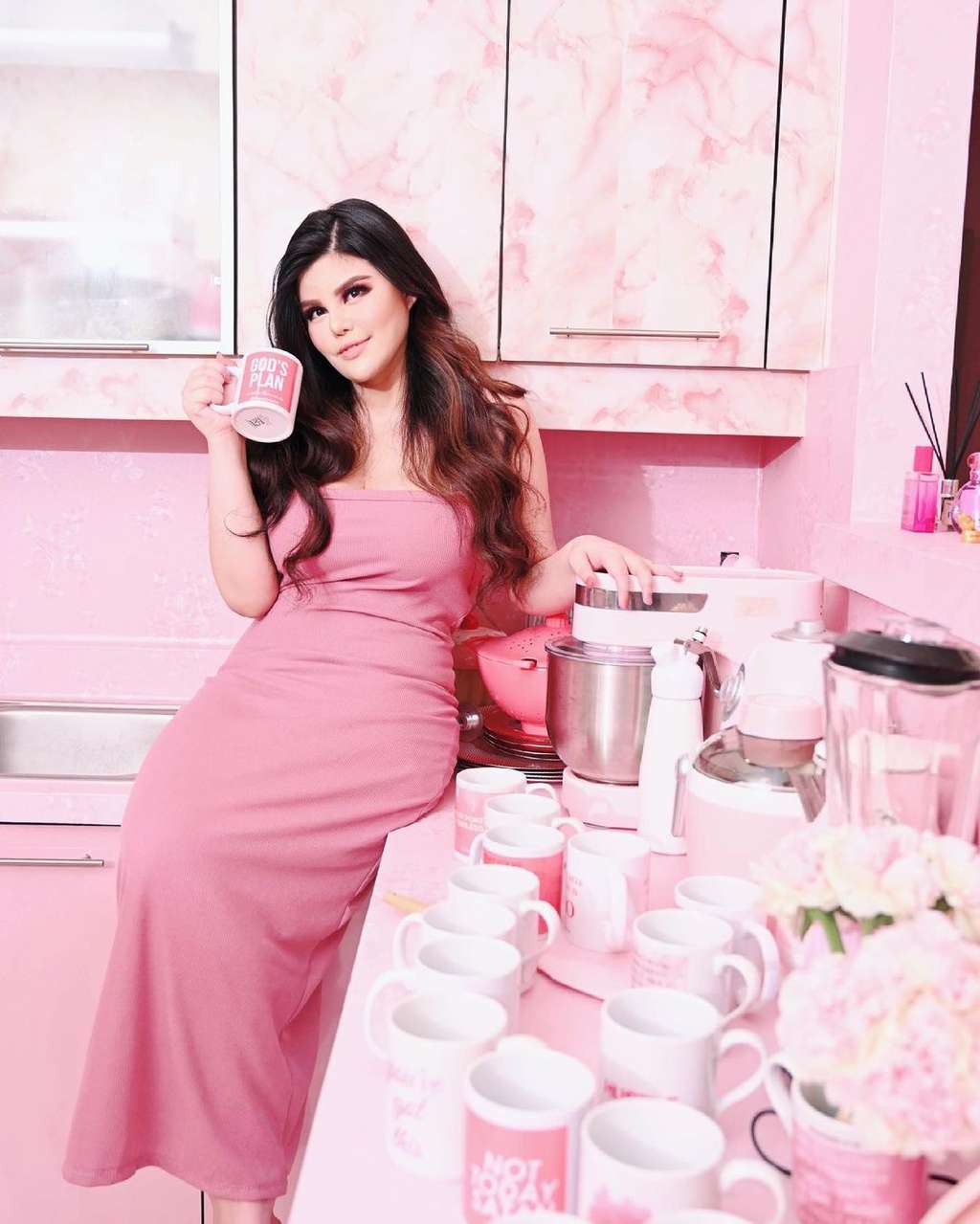 5 Potret Dita Soedarjo Mantan Tunangan Denny Sumargo, Punya Paras Cantik, Lekuk Tubuhnya bak Gitar Spanyol! 