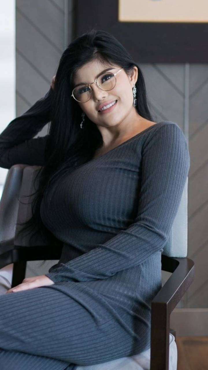 5 Potret Dita Soedarjo Mantan Tunangan Denny Sumargo, Punya Paras Cantik, Lekuk Tubuhnya bak Gitar Spanyol! 