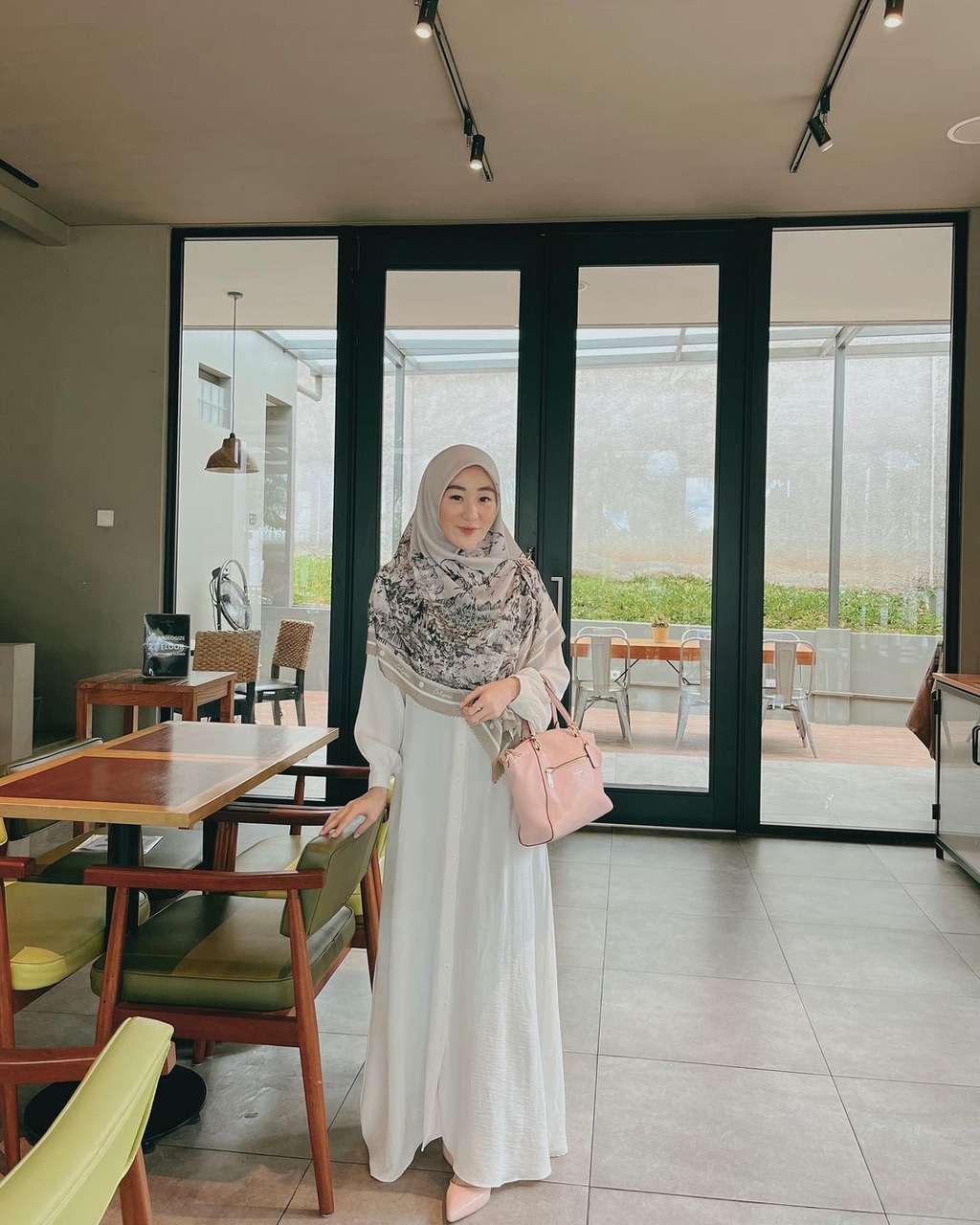 10 Potret Larissa Chou Usai Setahun Menjanda, Makin Cantik Hingga Dilamar 159 Pria