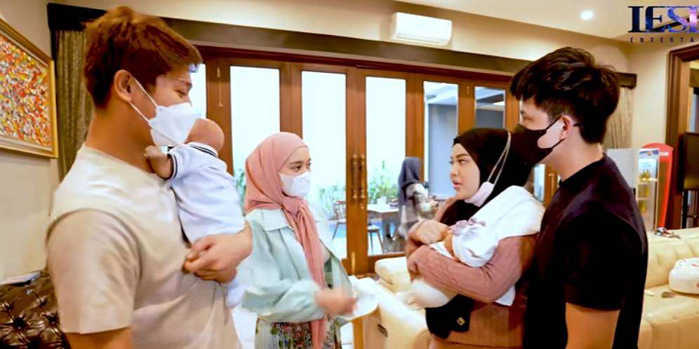 Momen Lesti Kejora saat Jenguk Aurel Hermansyah, Netizen Malah Salfok dengan Jilbab Lesti