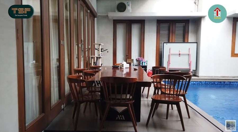 10 Foto Adu Mewah Rumah Atta Halilintar Vs Uus, Mana yang Lebih Sultan?