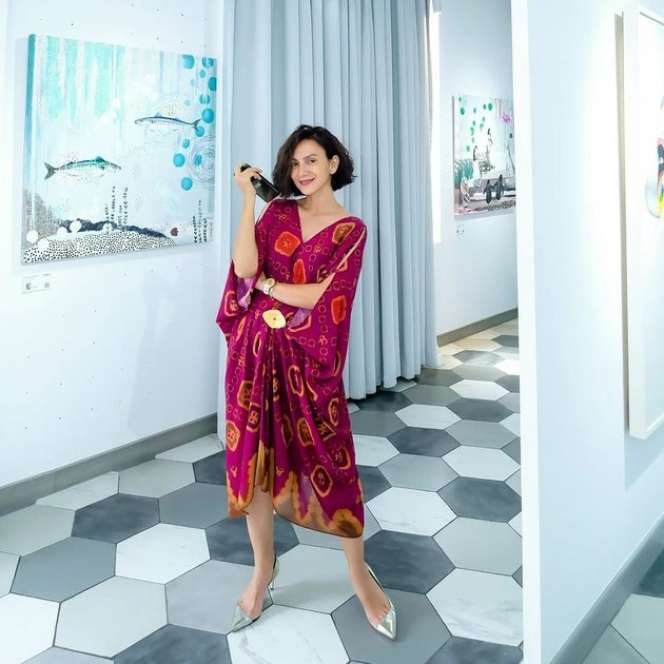 8 Potret Wanda Hamidah yang Kini Ramai Dicibir, Paras Mudanya Justru Bikin Salfok!