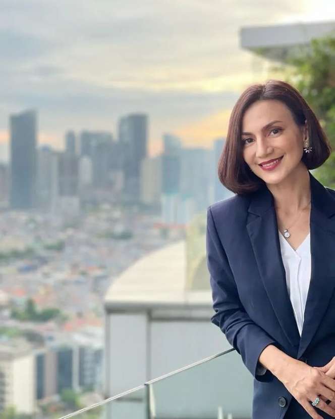 8 Potret Wanda Hamidah yang Kini Ramai Dicibir, Paras Mudanya Justru Bikin Salfok!