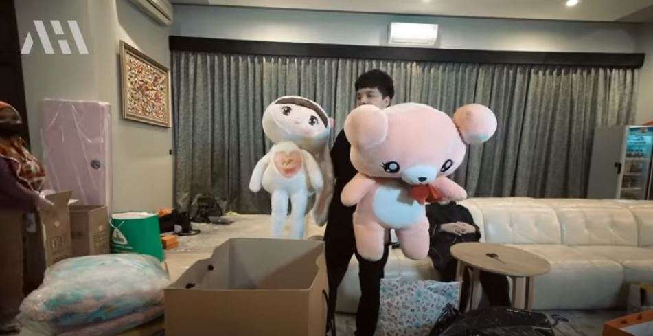 10 Potret Aurel & Atta Unboxing Kado Baby Ameena, Hadiah dari Haji Faisal Paling Ditunggu!