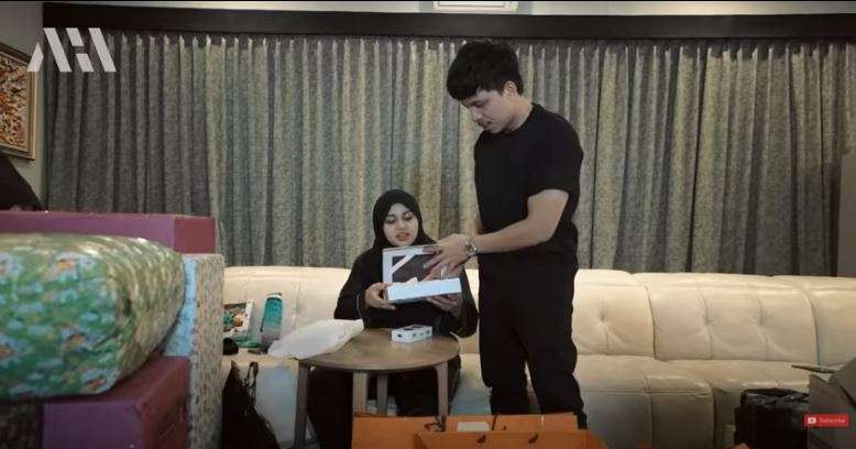 10 Potret Aurel & Atta Unboxing Kado Baby Ameena, Hadiah dari Haji Faisal Paling Ditunggu!