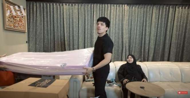 10 Potret Aurel & Atta Unboxing Kado Baby Ameena, Hadiah dari Haji Faisal Paling Ditunggu!