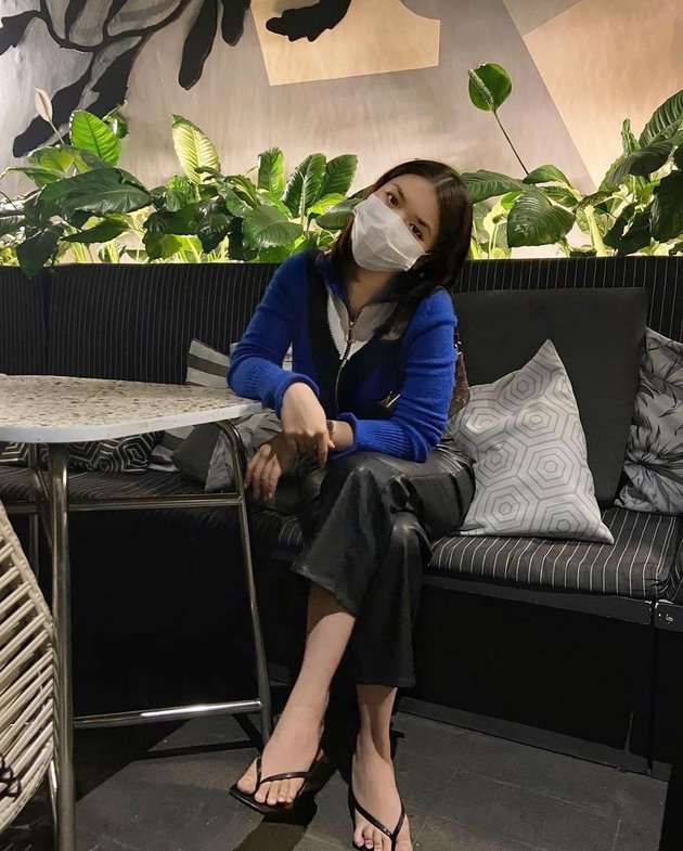 10 Potret Rena Adik Mendiang Olga Syahputra yang Tak Pernah Terekspos, Cantik & Hot Banget!