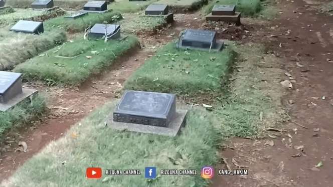 8 Potret Kondisi Makam Julia Perez Usai 5 Tahun Kepergiannya, Penampakannya Bikin Syok!