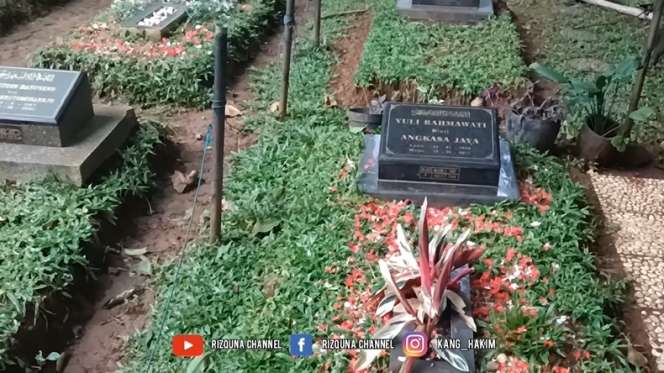8 Potret Kondisi Makam Julia Perez Usai 5 Tahun Kepergiannya, Penampakannya Bikin Syok!