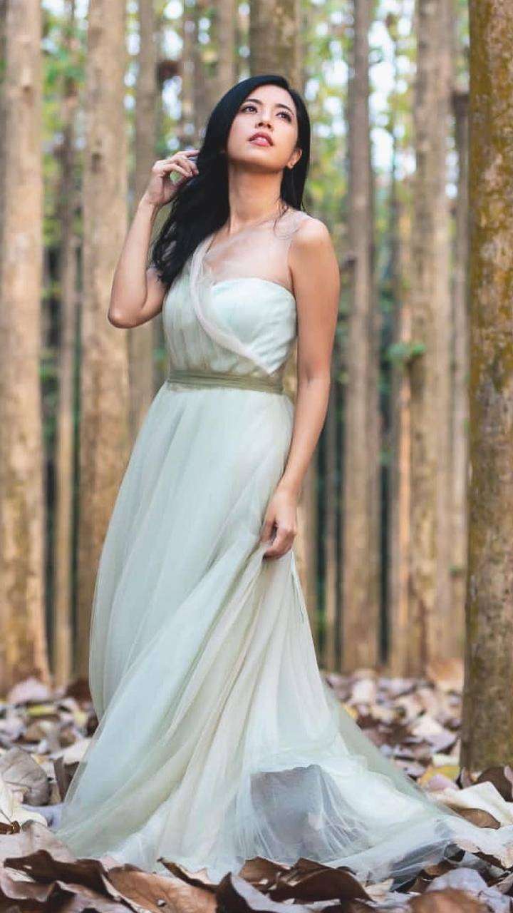 Potret Terbaru Yeslin Wang Mantan Istri Delon, Kini Bahagia dengan Pacar Baru