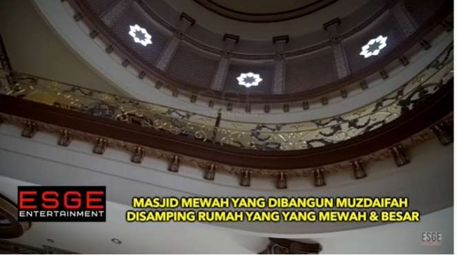 Megahnya Masjid Milik Muzdalifah yang Bernuansa Emas, Lihat 7 Potretnya!