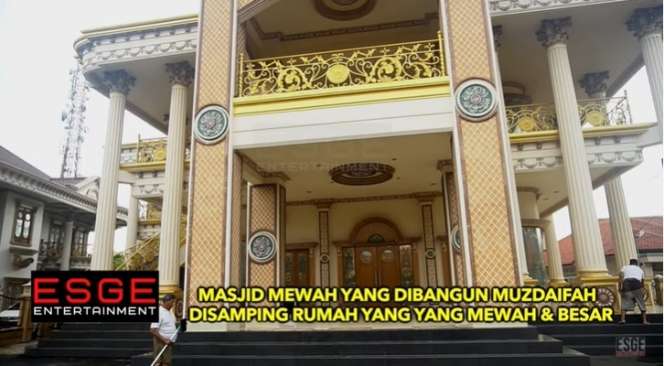 Megahnya Masjid Milik Muzdalifah yang Bernuansa Emas, Lihat 7 Potretnya!