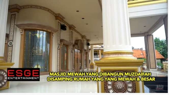 Megahnya Masjid Milik Muzdalifah yang Bernuansa Emas, Lihat 7 Potretnya!