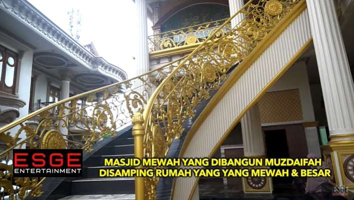 Megahnya Masjid Milik Muzdalifah yang Bernuansa Emas, Lihat 7 Potretnya!