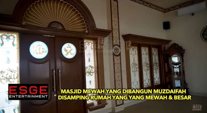 Megahnya Masjid Milik Muzdalifah yang Bernuansa Emas, Lihat 7 Potretnya!