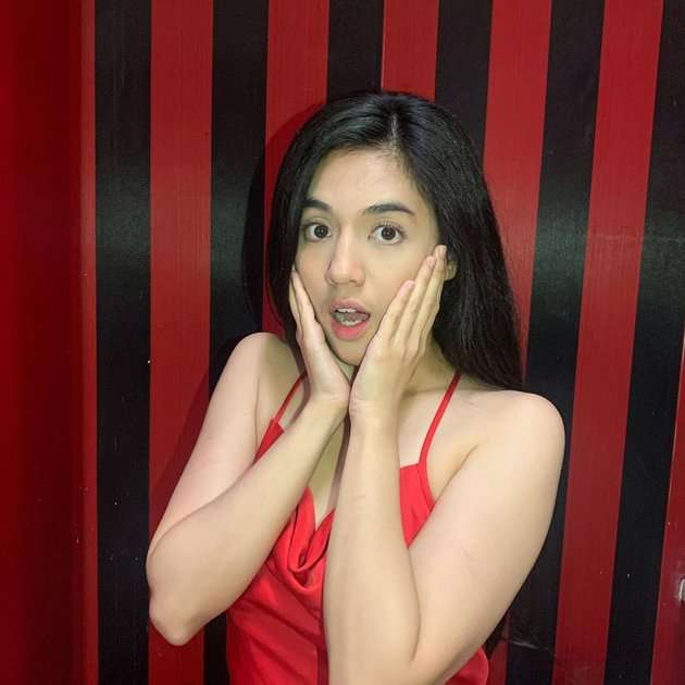 Bikin Heboh DJ Una Disawer Rp84 Juta dan Perhiasan Mewah