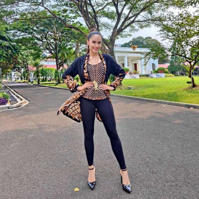 Terkenal dan Bergelimangan Harta, Deretan Artis ini Ternyata Tak Suka Belanja Barang Branded