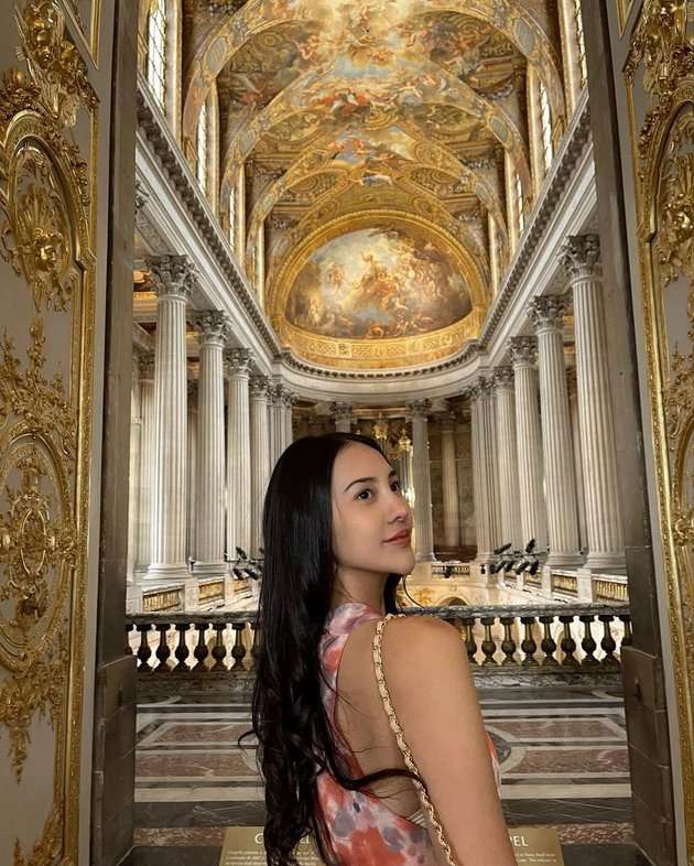 7 Potret Anya Geraldine di Paris, Gaya Fashionnya Tuai Pujian!