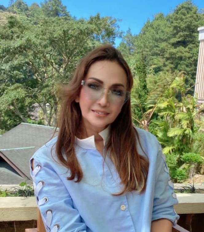 Ingat Ita Mustafa yang Disebut Pacar Pertama Tommy Soeharto? Kini Penampilannya Bikin Pangling, Lihat 7 Potretnya!
